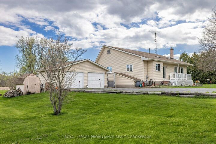 706 Spithead Road — photo 1