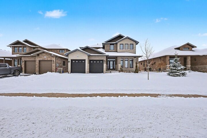 Property Photo: 158 Cherrywood Parkway ON K7R 0E2
