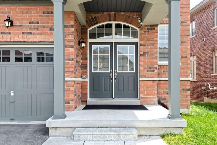 Property Photo:  166 Ferragine Crescent  ON L3Z 4K1 