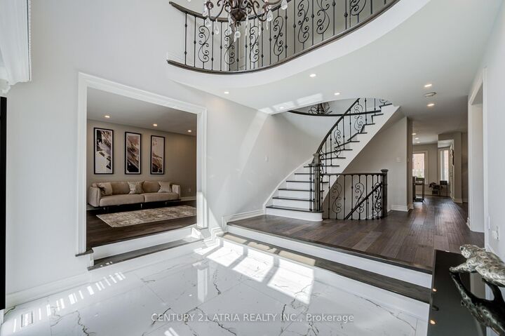 Photo de la propriété:  399 Tareyton Road  ON L4C 3X8 
