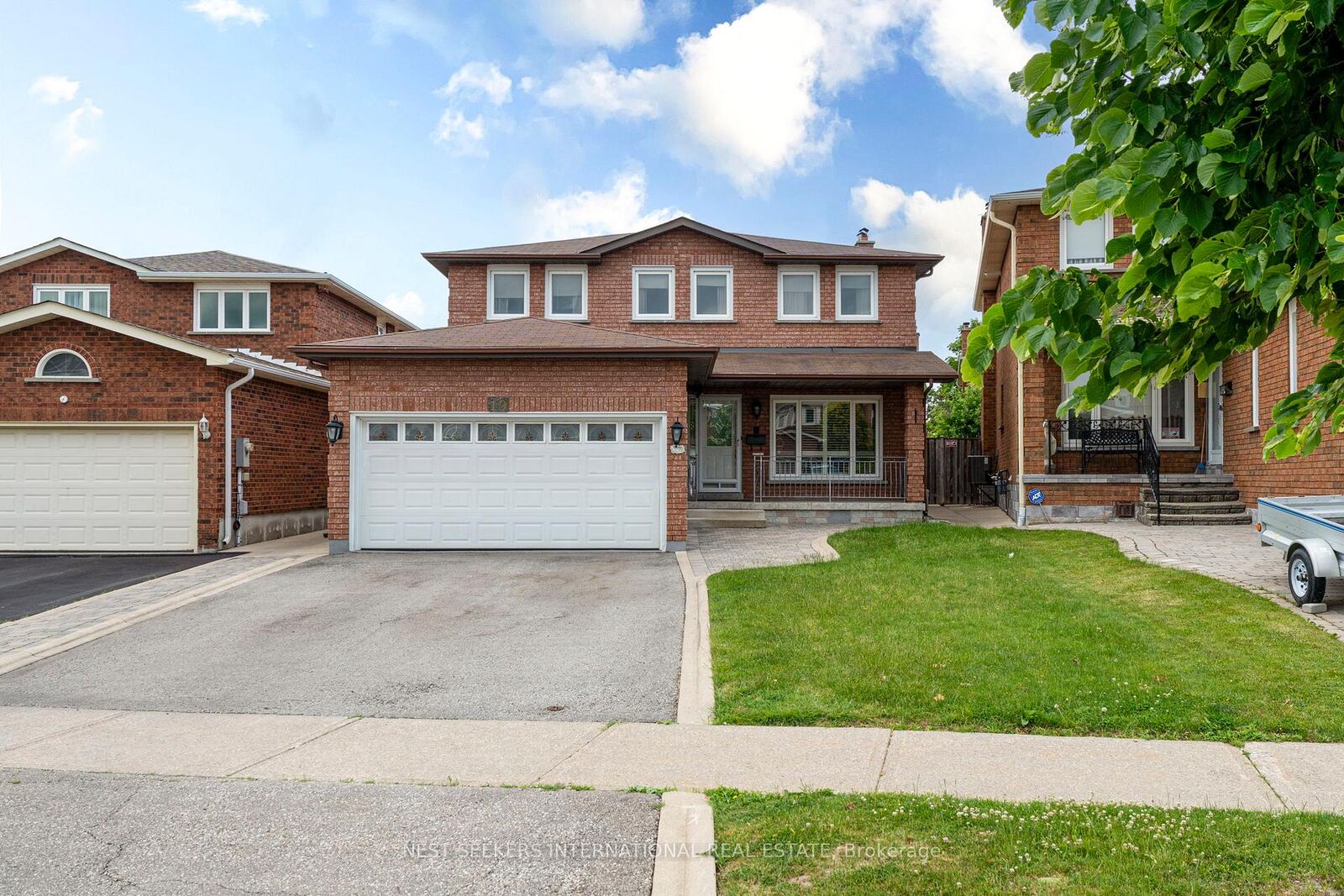 Property Photo: 19 Kaiser Drive ON L4L 3V2