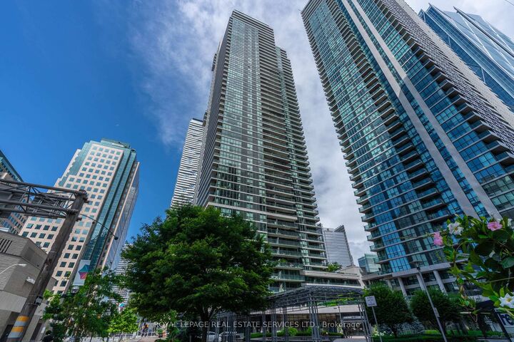 18 Harbour Street 1204 — photo 1