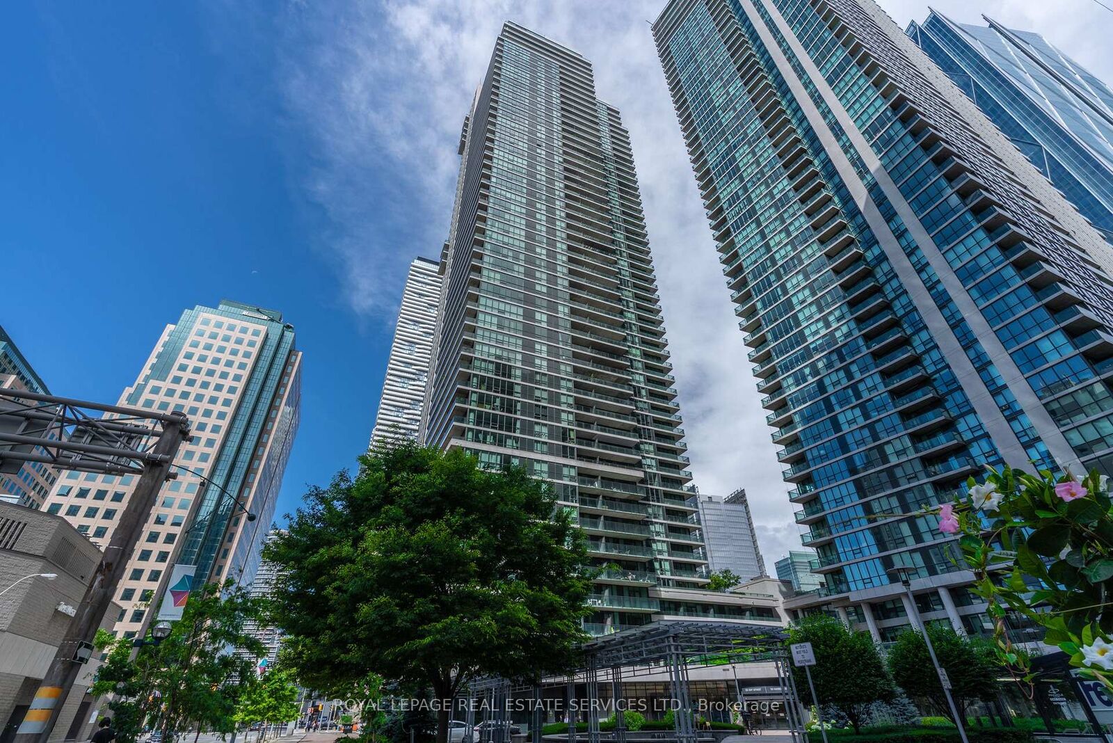 Property Photo: 18 Harbour Street 1204 ON M5J 2Z6