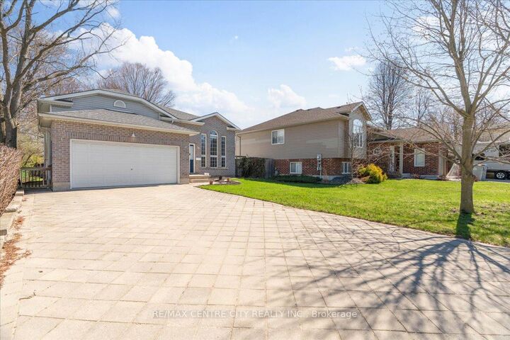 Property Photo: 19 Dell Drive ON N7G 1C6