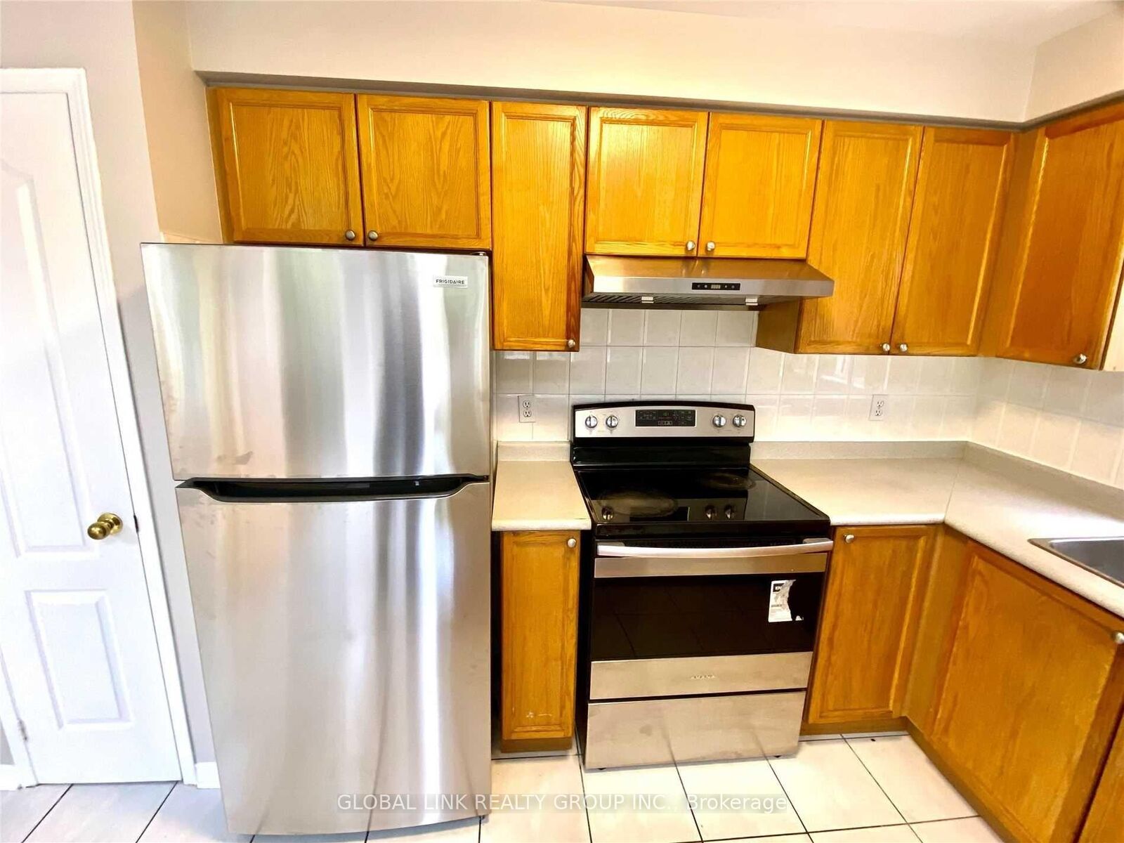 Property Photo: 5271 Russell View Road ON L5M 5W1