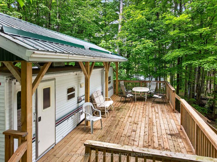 Property Photo: 9 Glenford Lane 33 ON K0H 1T0