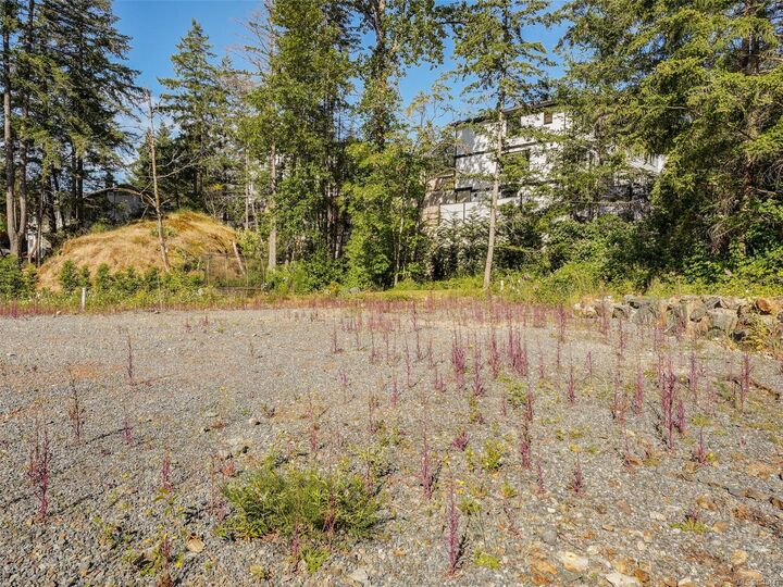 Property Photo: 2179 Yucca Pl BC V9B 6C4