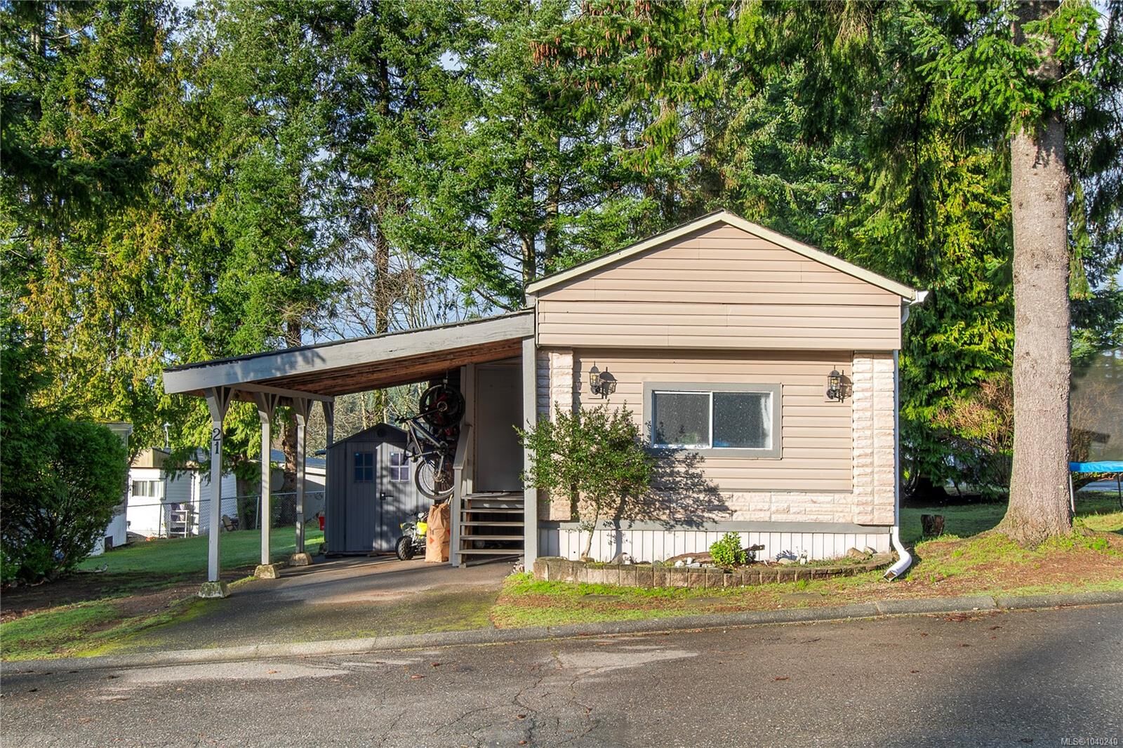 Property Photo: 1160 Shellbourne Blvd #21 BC V9H 1H9