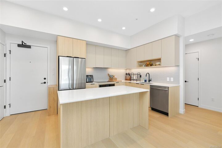 Property Photo: 3564B Ryder Hesjedal Way #412 BC V9C 0V4