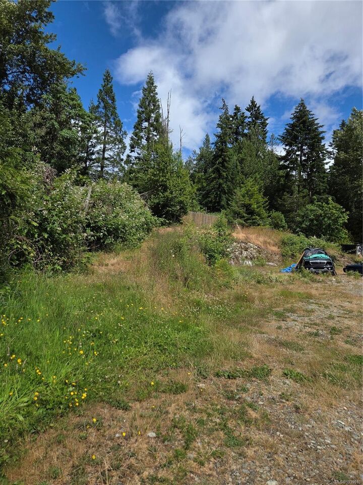 Property Photo: 1824 Swartz Bay Rd BC V8L 5R2