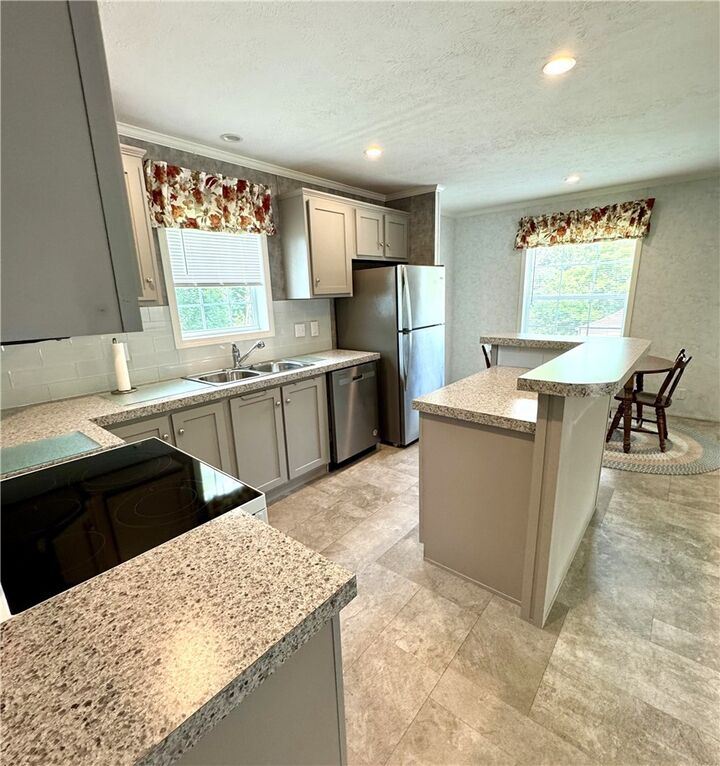 Property Photo: 129 Trinidad St PA 16002
