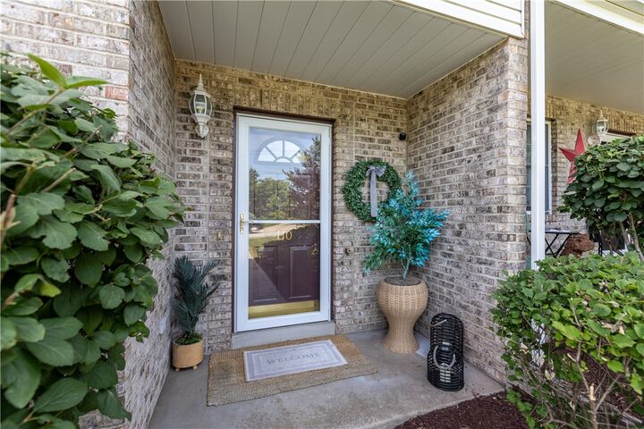 Property Photo:  110 Longvue Dr  PA 15131 
