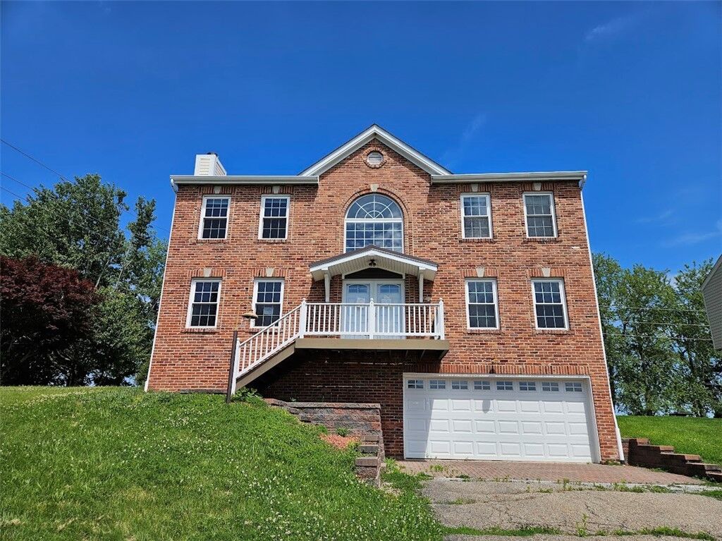 Property Photo:  182 Markwood Dr  PA 15317 