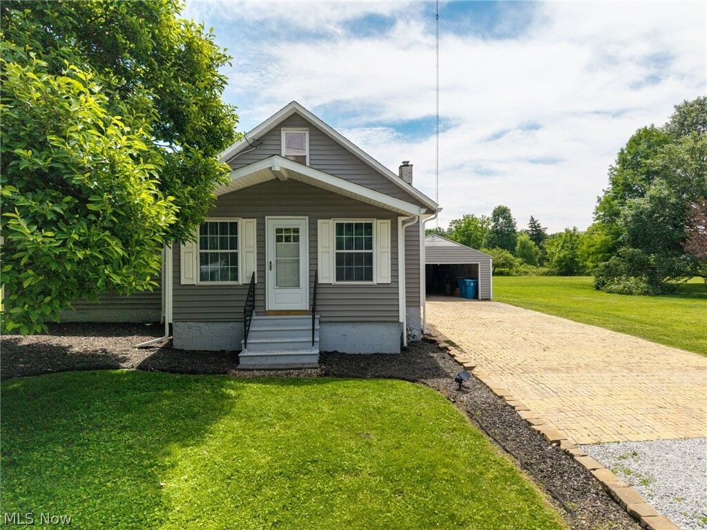 Property Photo: 1740 Anton Street OH 44320