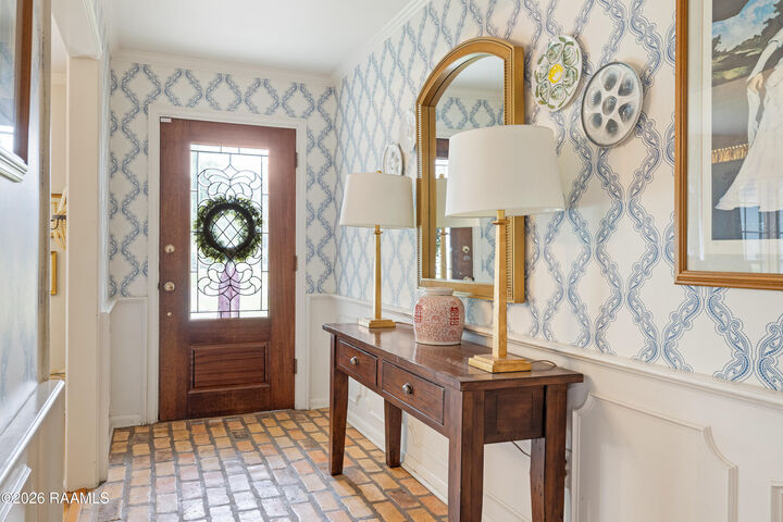 Property Photo:  207 Oakwood Drive  LA 70503 