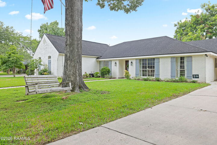 Property Photo:  207 Oakwood Drive  LA 70503 