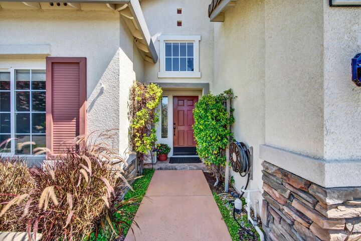 Property Photo: 582 Picasso Court CA 94534