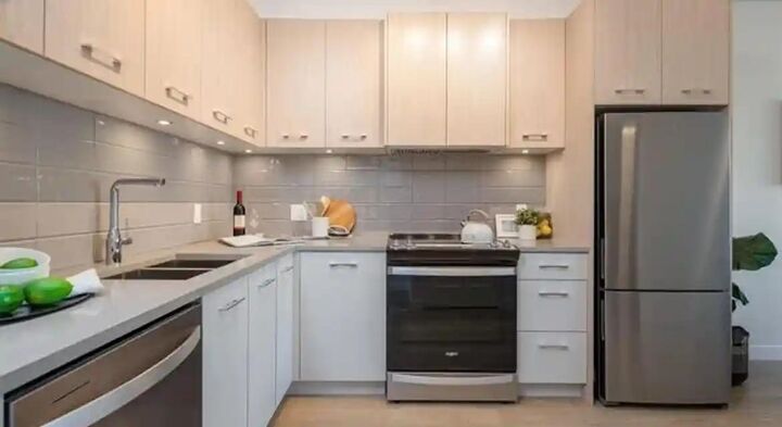 Property Photo:  4933 Cladendon Avenue 107  BC B5R 0J6 
