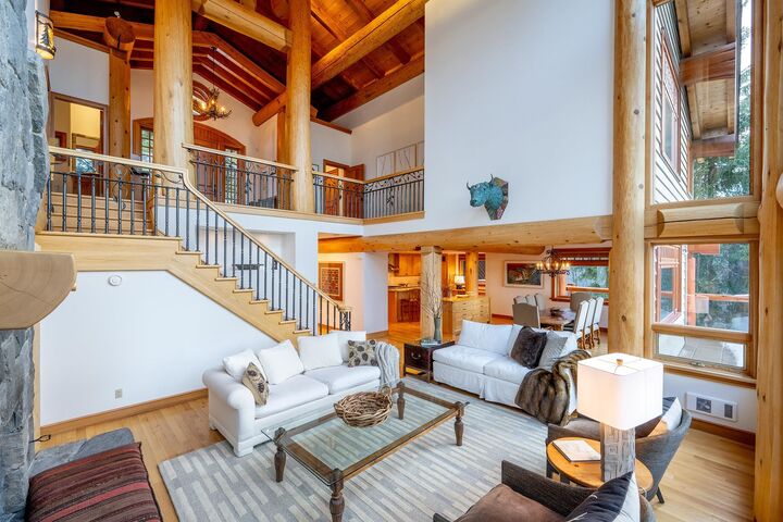 Property Photo: 3826 Sunridge Drive BC V8E 0W1