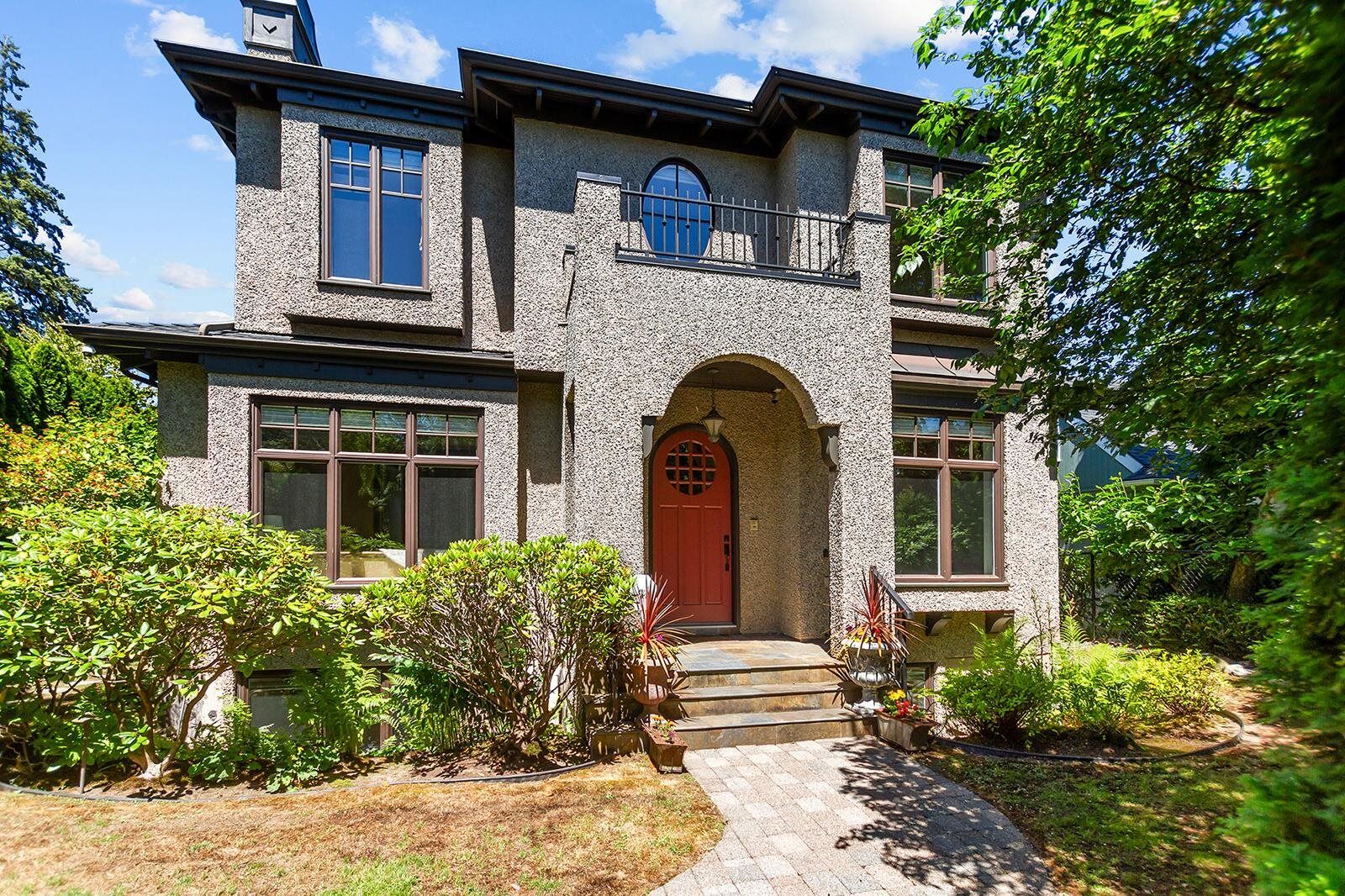 Property Photo: 2495 W 33rd Avenue BC V6M 1C4