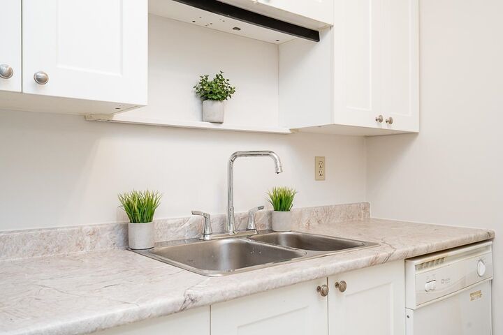 Property Photo: 33956 Essendene Avenue 106 BC V2S 6E7