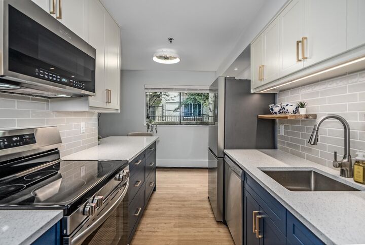 Property Photo: 715 Royal Avenue 313 BC V3M 5X4