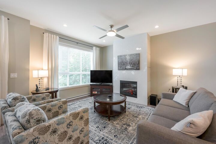 Property Photo: 1938 N Parrallel Road 31 BC V3G 0H1