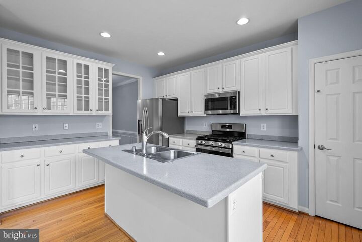 Property Photo:  45773 Smoketree Terrace  VA 20166 