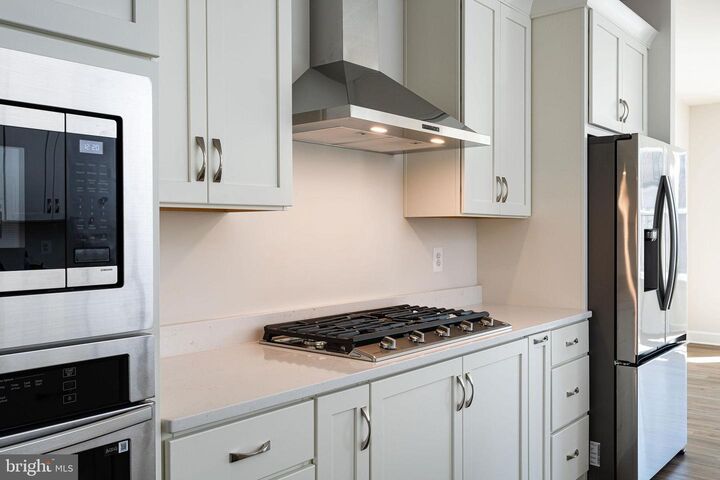 Property Photo: 23600 Raytown Terrace VA 20148