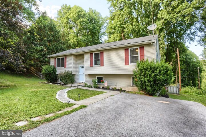 Property Photo:  6 Blue Bird Trail  PA 17320 