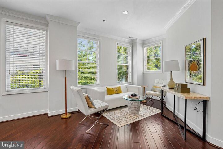 Property Photo:  181 E Reed Avenue 203  VA 22305 