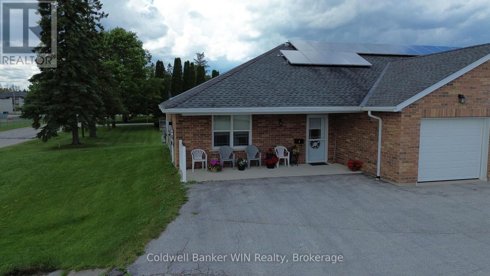 Property Photo:  444 Newfoundland Street 1  ON N0G 2L2 