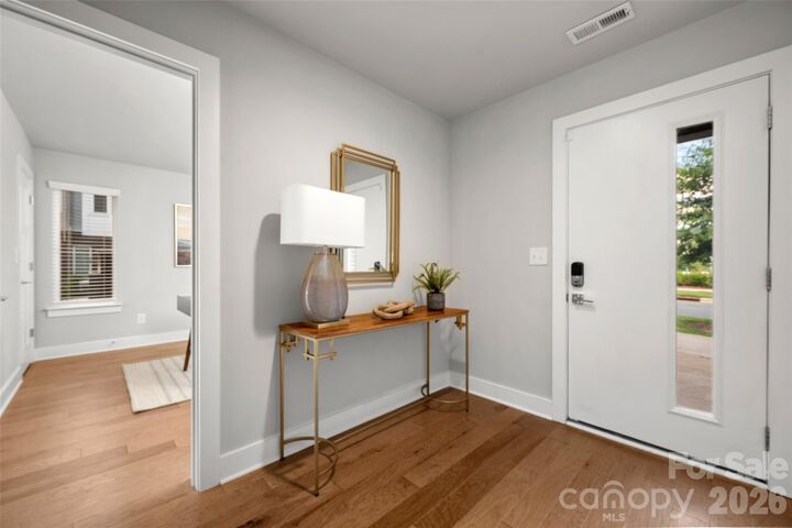 Property Photo: 2104 Bryant Park Drive NC 28208