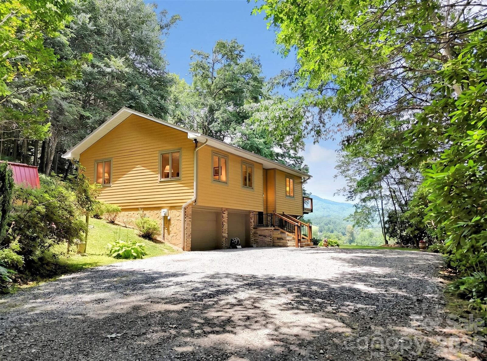 Property Photo:  372 Shady Ridge Road  NC 28785 