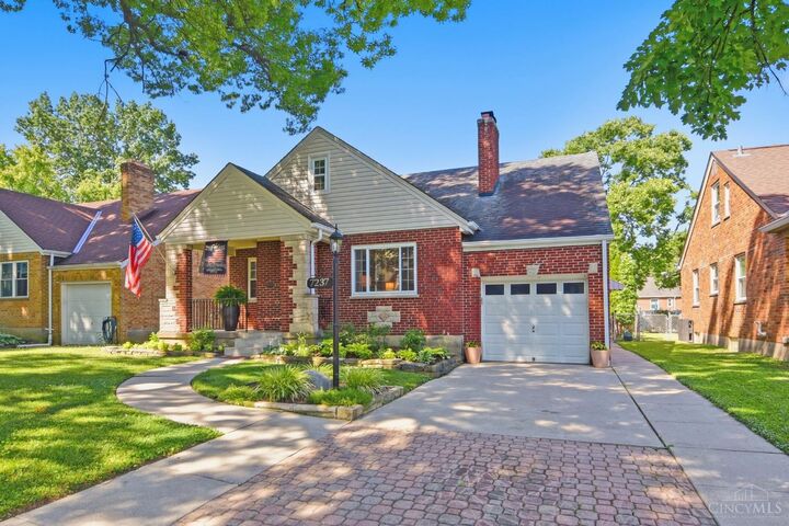 Property Photo:  7237 Garden Road  OH 45236 
