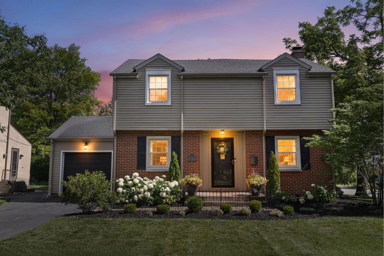 Property Photo: 1578 College Hill Drive OH 43221