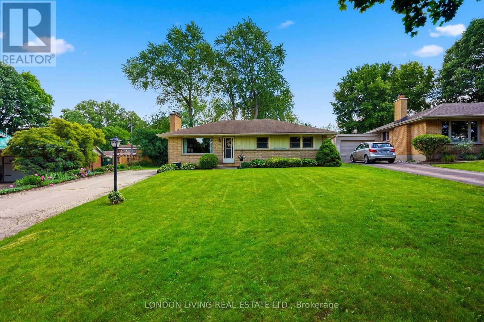 Property Photo:  549 Ridgewood Crescent  ON N6J 3J1 