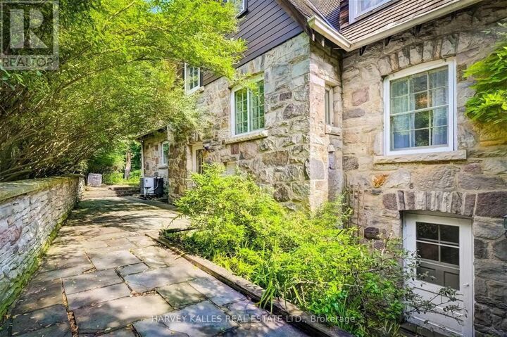 Property Photo:  23 Donwoods Drive  ON M4N 2E9 