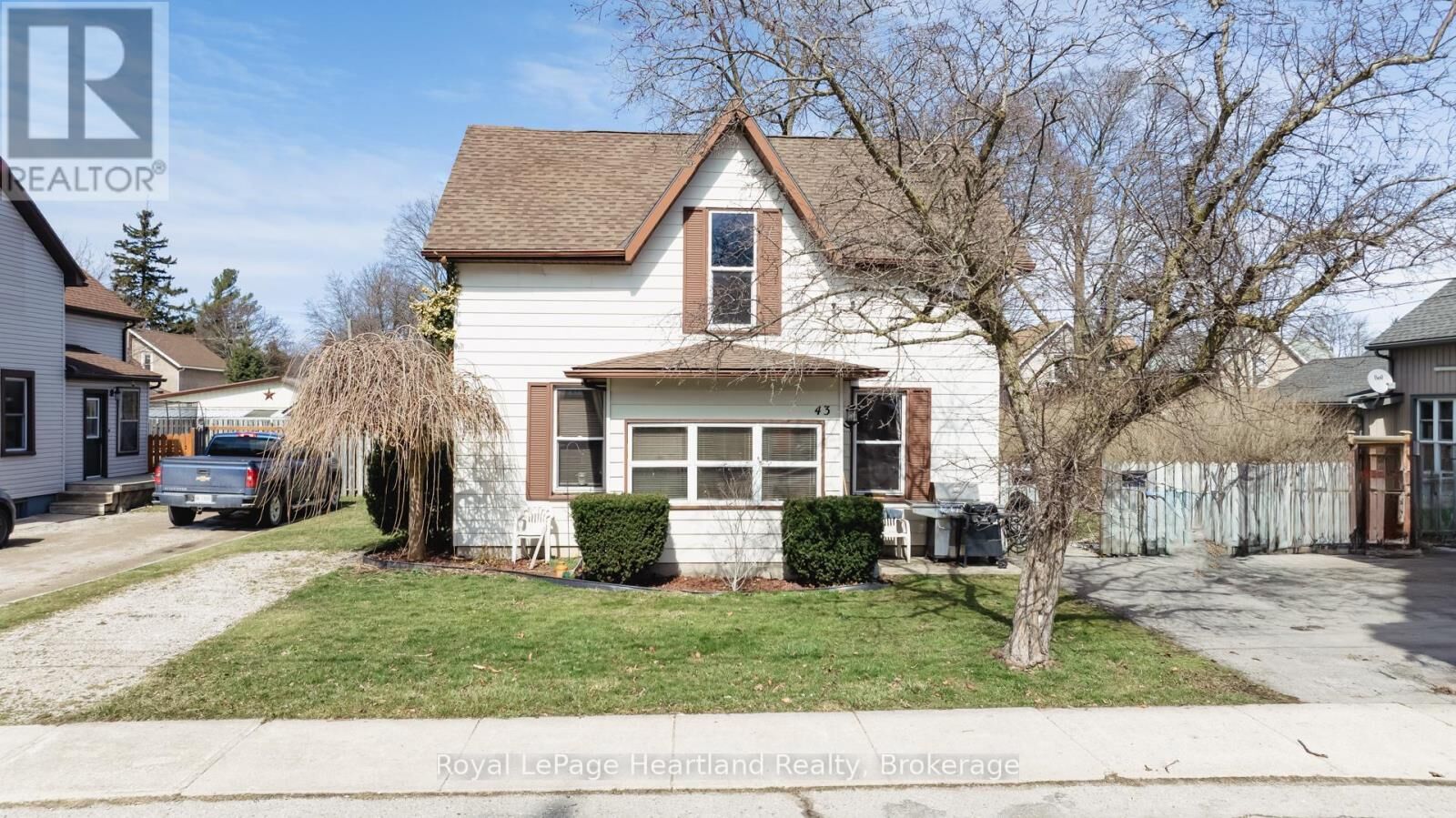 Property Photo:  43 Trafalgar Street  ON N7A 1T4 
