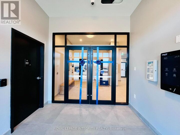 Property Photo: 1350 Hemlock Road 203 ON K1K 5C2