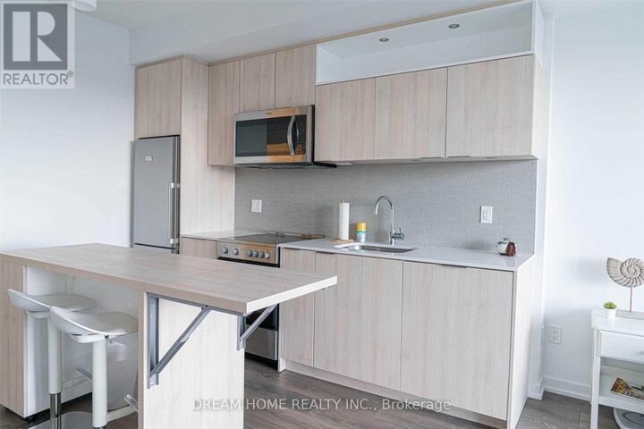 Property Photo: 50 Forest Manor Road 701 ON M2J 0E3