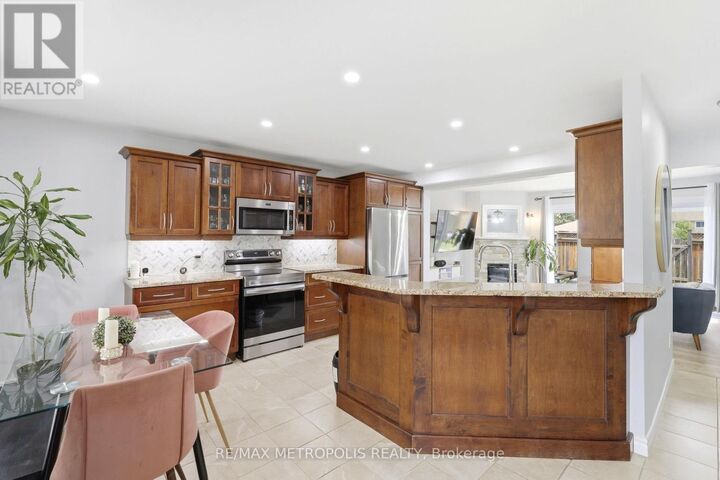 Property Photo: 801 Osgoode Drive 62 ON N6E 2G8