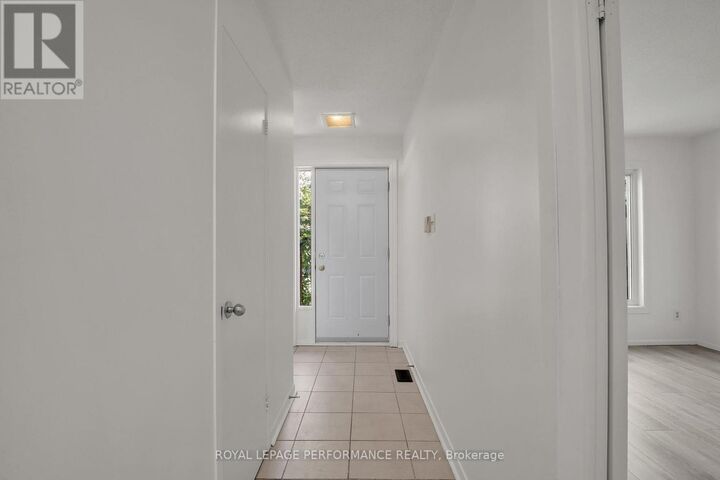 Property Photo: 3342 Southgate Road 10 ON K1V 9P8