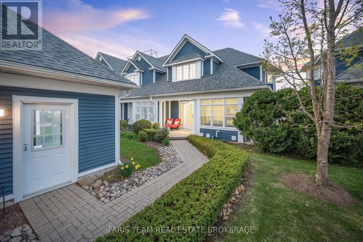 Property Photo:  155 William Street 12  ON L4R 5N1 