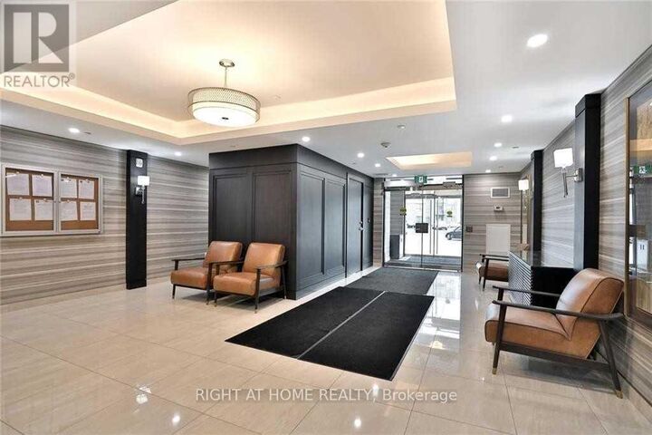 Property Photo:  125 Shoreview Place 519  ON L8K 0K3 