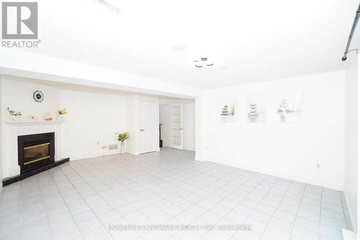 Property Photo:  594 Queen Victoria Drive  ON L8W 3E5 