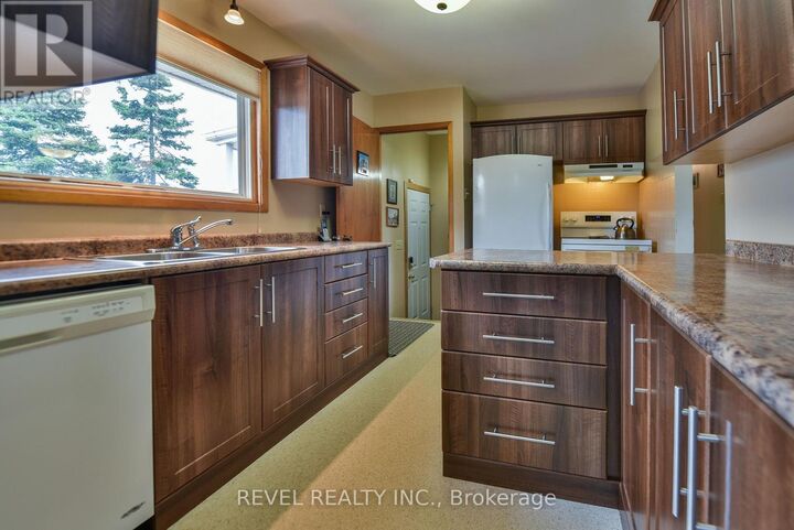 Property Photo: 121 Hellen Avenue ON P0N 1H0