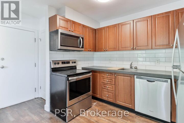 Property Photo:  170 Holborne Avenue 2  ON M4C 2R6 