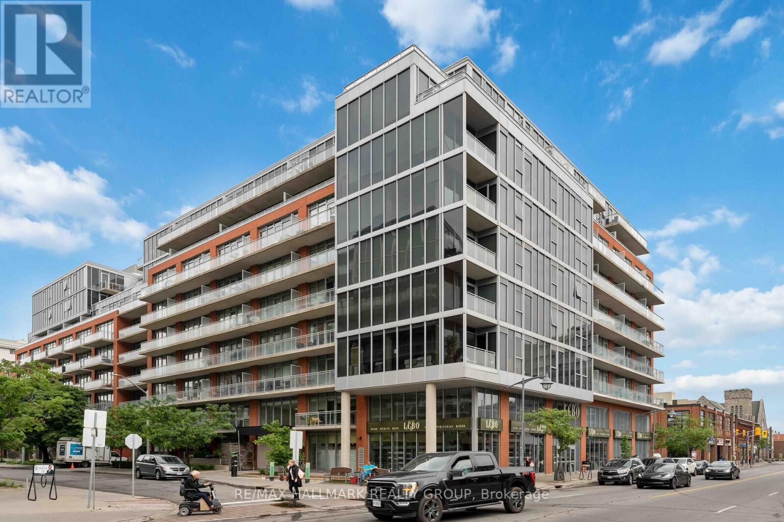 Property Photo: 360 McLeod Street 313 ON K2P 1A9