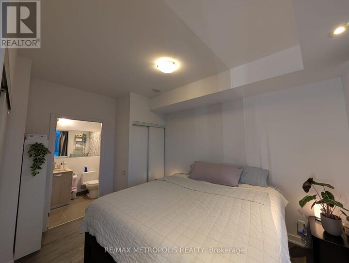 Property Photo:  1815 Yonge Street 1204  ON M4T 2A4 